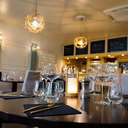 מלון Restaurant L'industrie 2*