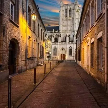 Restaurant L'industrie מלון 2*